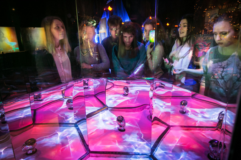 #attackoftheoptoclones: ‘Magic of Light’ Exhibition Opens on Myasnitskaya Illustration for news: #attackoftheoptoclones: ‘Magic of Light’ Exhibition Opens on Myasnitskaya