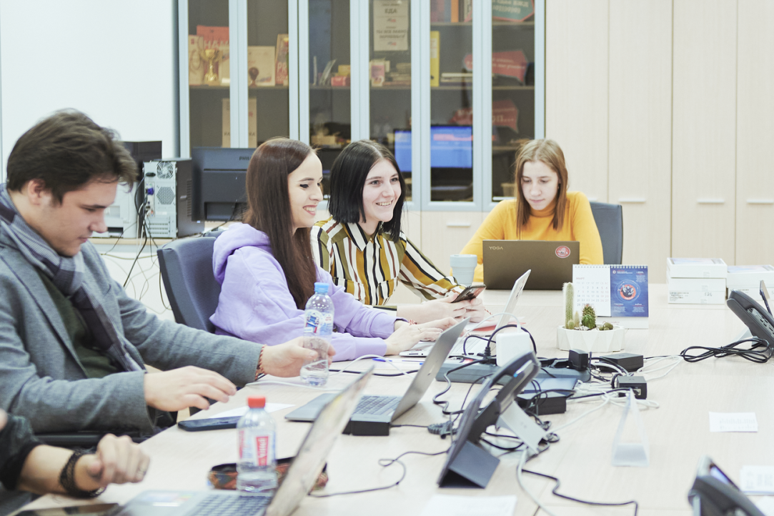 HSE University Situation Centre Assists Over a Thousand Students Illustration for news: HSE University Situation Centre Assists Over a Thousand Students