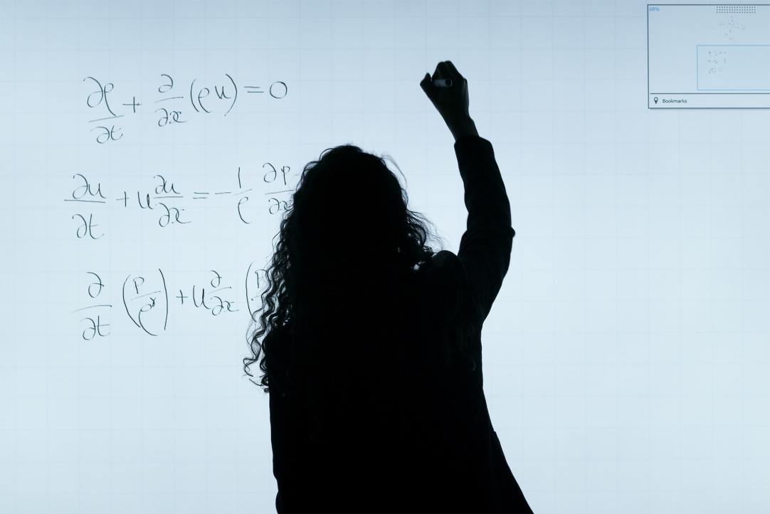 Faculty of Economic Sciences Holds Online Mathematics Camp for Incoming Students Illustration for news: Faculty of Economic Sciences Holds Online Mathematics Camp for Incoming Students
