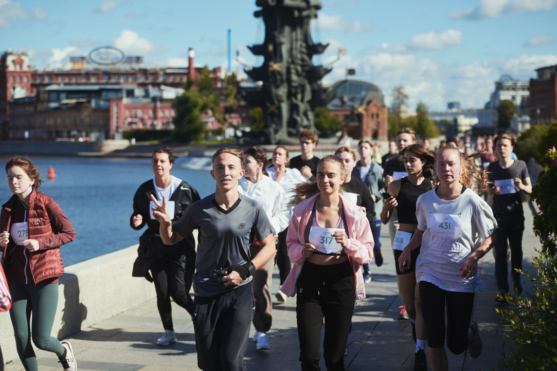 Road of Kindness: More Than 400 People Participate in Charity Run Illustration for news: Road of Kindness: More Than 400 People Participate in Charity Run