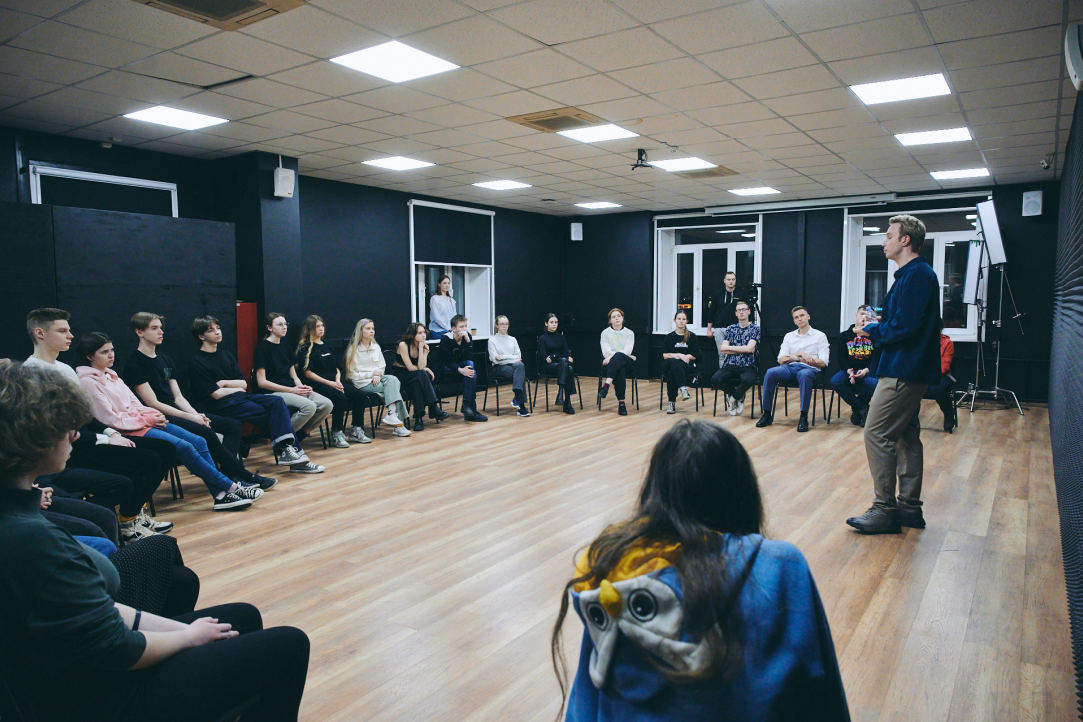 Thin Ice and a Field of Thorns: Master Class in Acting Held at HSE University Illustration for news: Thin Ice and a Field of Thorns: Master Class in Acting Held at HSE University