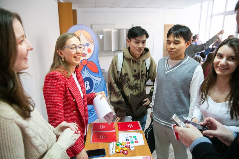 Maslenitsa: HSE International Students Celebrate Russian Traditions Illustration for news: Maslenitsa: HSE International Students Celebrate Russian Traditions