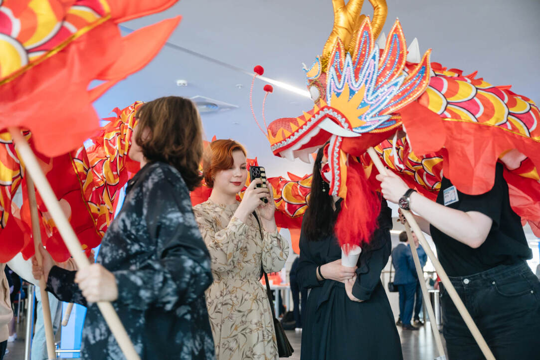 Oriental Crazy Day 2023: Photos with Panda, Calligraphy and Oriental Hospitality Illustration for news: Oriental Crazy Day 2023: Photos with Panda, Calligraphy and Oriental Hospitality