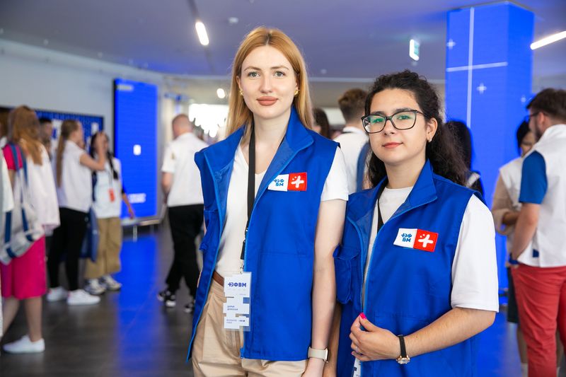 ‘Volunteering Is in Every Healthcare Worker’s Blood’ Illustration for news: ‘Volunteering Is in Every Healthcare Worker’s Blood’