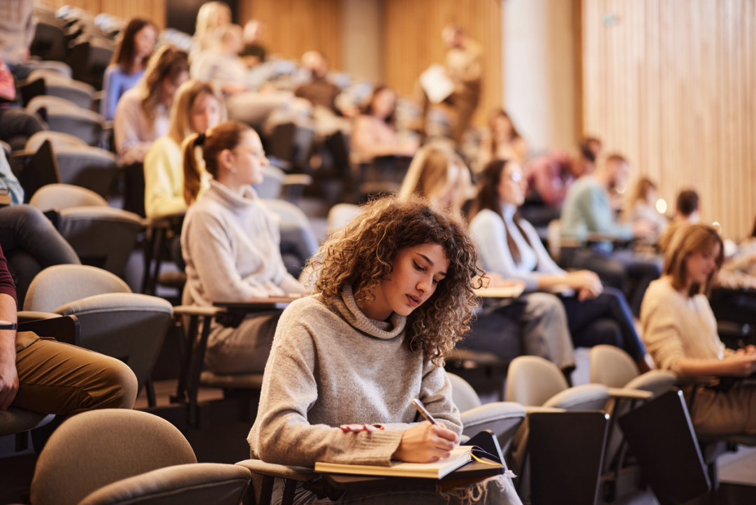 Illustration for news: Education System Reforms Led to Better University Performance, HSE Researchers Find